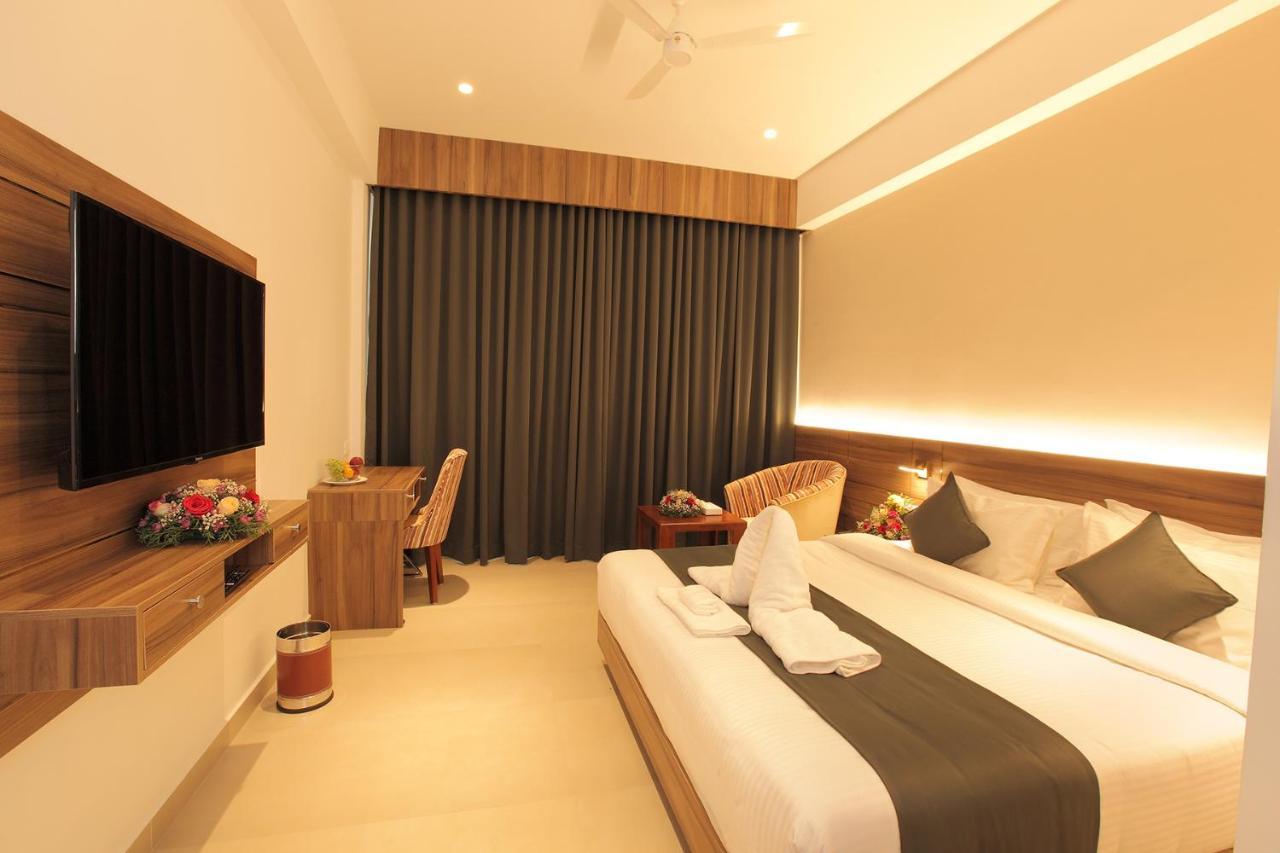 Hotel Maria Park Muvattupuzha 外观 照片
