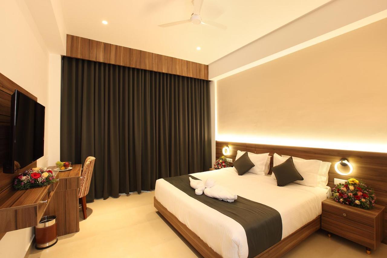 Hotel Maria Park Muvattupuzha 外观 照片