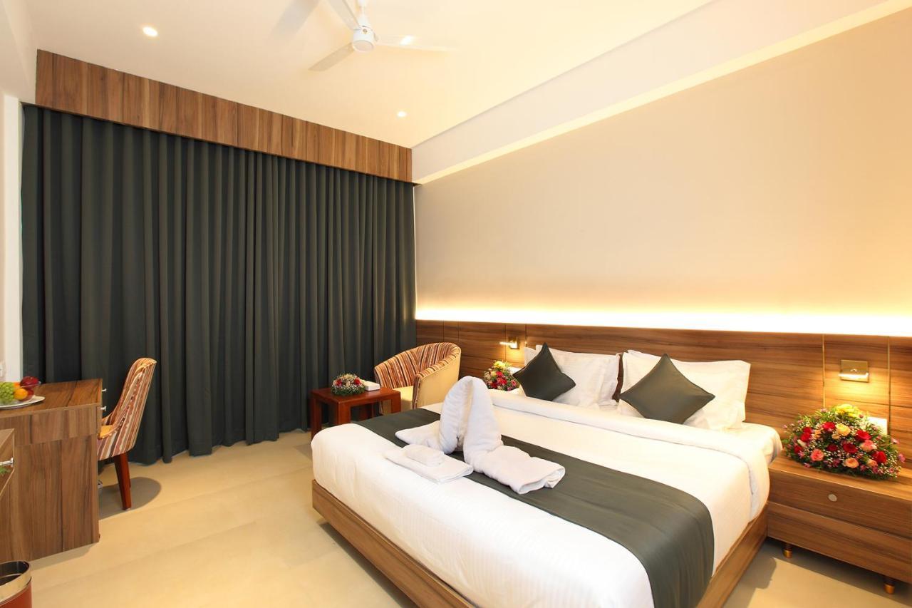 Hotel Maria Park Muvattupuzha 外观 照片